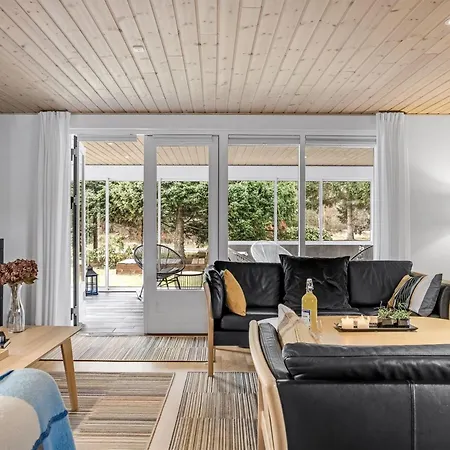 Feriehus Adrienne - From The Sea By Interhome Hals