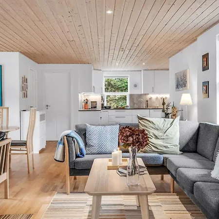 Adrienne - From The Sea By Interhome Hals